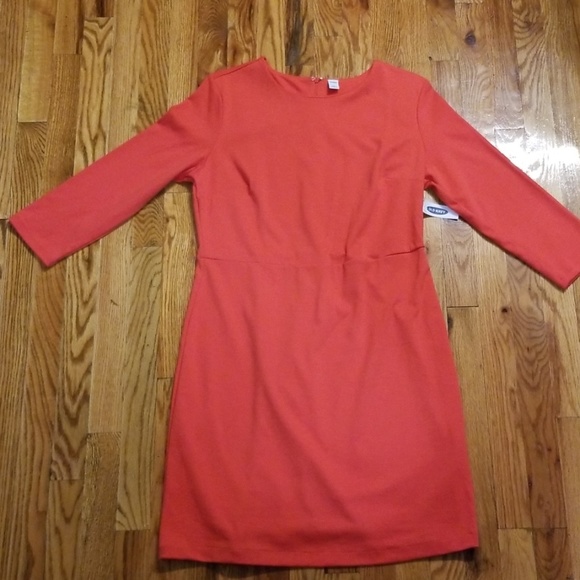 Coral dress - Picture 4 of 5